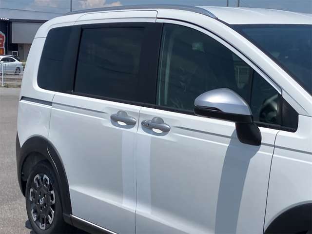 ホンダ フリード　ハイブリッド １．５ Ｅ：ＨＥＶ クロスター R8年 (東海) 99