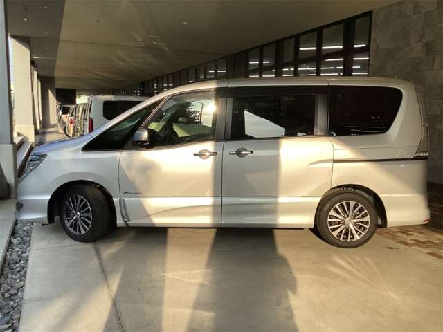 日産 セレナ ２．０ ハイウェイスター Ｓ－ＨＹＢＲＩＤ アドバンストセーフティ パッケージ H27年 (近畿) 99