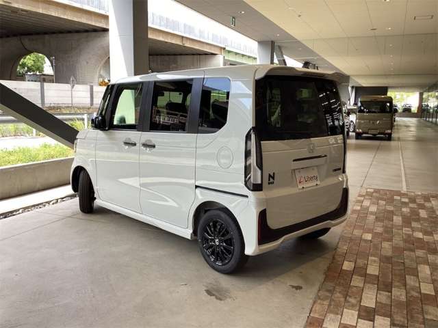 ホンダ Ｎ　ＢＯＸ カスタム ６６０ ブラック スタイル R8年 (近畿) 99