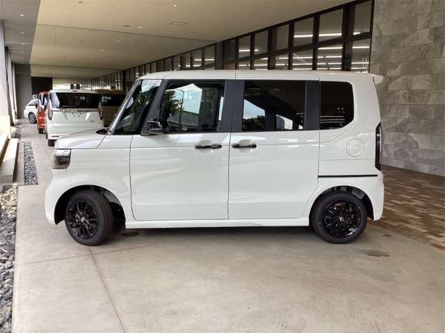 ホンダ Ｎ　ＢＯＸ カスタム ６６０ ブラック スタイル R8年 (近畿) 99