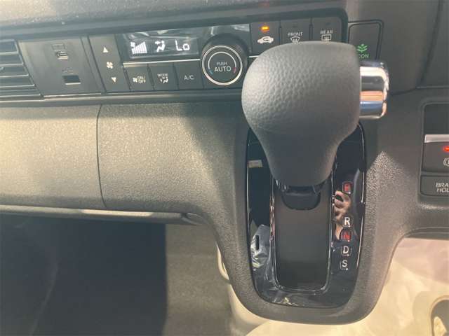 ホンダ Ｎ　ＢＯＸ カスタム ６６０ R8年 (近畿) 99