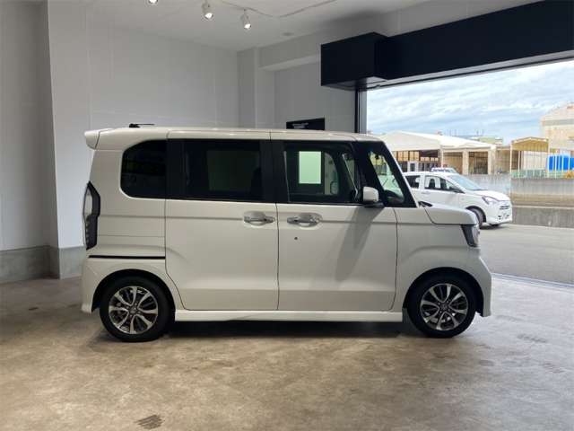 ホンダ Ｎ　ＢＯＸ カスタム ６６０ Ｌ R4年 (近畿) 99