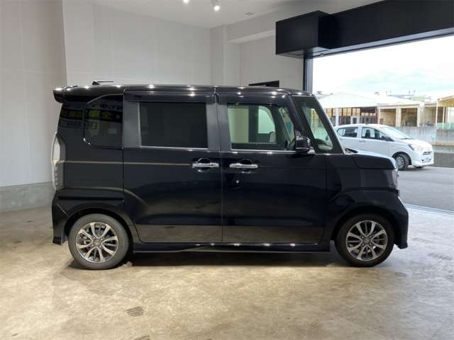 ホンダ Ｎ　ＢＯＸ カスタム ６６０ Ｌ R4年 (近畿) 99
