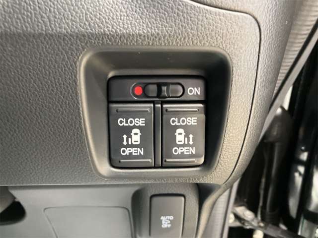 ホンダ Ｎ　ＢＯＸ ６６０ カスタムＧ ＳＳパッケージ H29年 (近畿) 99