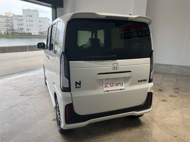 ホンダ Ｎ　ＢＯＸ カスタム ６６０ ターボ ブラック スタイル R8年 (近畿) 99