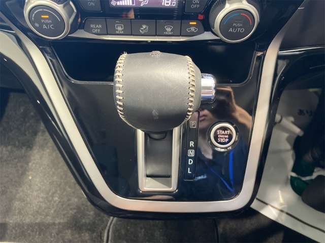 日産 セレナ ２．０ ハイウェイスター ＶセレクションＩＩ R1年 (近畿) 99
