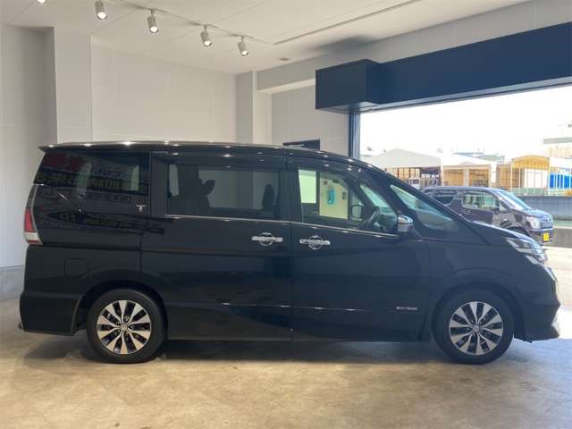 日産 セレナ ２．０ ハイウェイスター ＶセレクションＩＩ R1年 (近畿) 99