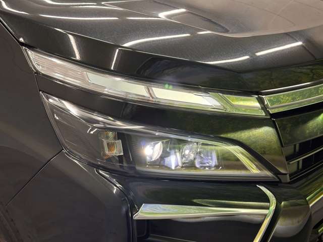 トヨタ ヴォクシー ２．０ ＺＳ 煌ＩＩＩ R3年 (近畿) 99