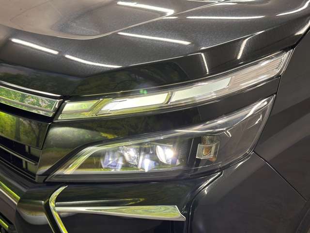 トヨタ ヴォクシー ２．０ ＺＳ 煌ＩＩＩ R3年 (近畿) 99