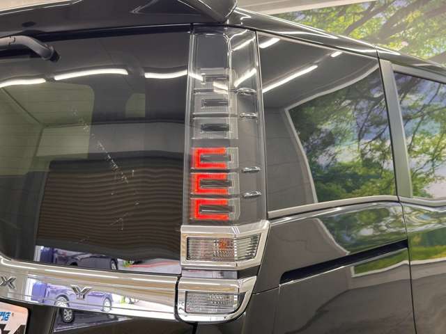 トヨタ ヴォクシー ２．０ ＺＳ 煌ＩＩＩ R3年 (近畿) 99