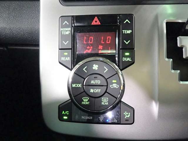 トヨタ ヴォクシー ２．０ ＺＳ 煌ＩＩ H24年 (近畿) 99