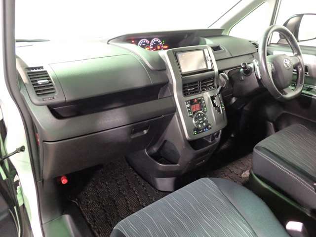 トヨタ ヴォクシー ２．０ ＺＳ 煌ＩＩ H24年 (近畿) 99