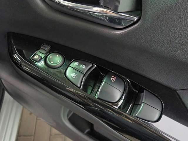 日産 セレナ ２．０ ハイウェイスターＧ H29年 () 99