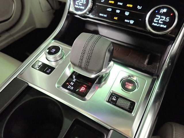 ジャガー ＸＦ Ｒダイナミック ＳＥ ２．０Ｌ Ｄ２００ ディーゼルターボ ４ＷＤ R3年 () 99