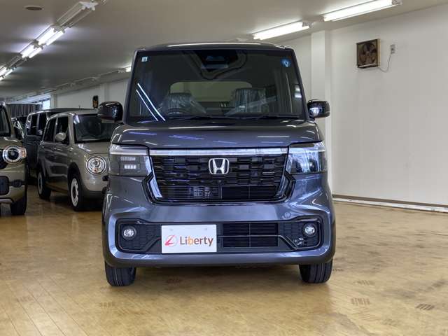 ホンダ Ｎ　ＢＯＸ カスタム ６６０ ブラック スタイル R8年 (四国) 99