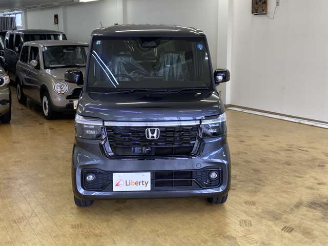 ホンダ Ｎ　ＢＯＸ カスタム ６６０ ブラック スタイル R8年 (四国) 99
