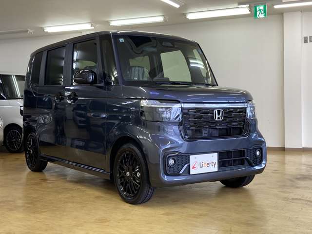 ホンダ Ｎ　ＢＯＸ カスタム ６６０ ブラック スタイル R8年 (四国) 99