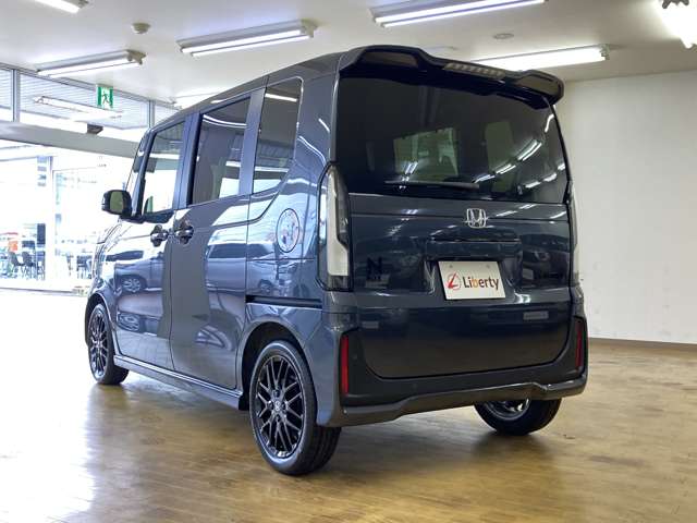 ホンダ Ｎ　ＢＯＸ カスタム ６６０ ブラック スタイル R8年 (四国) 99