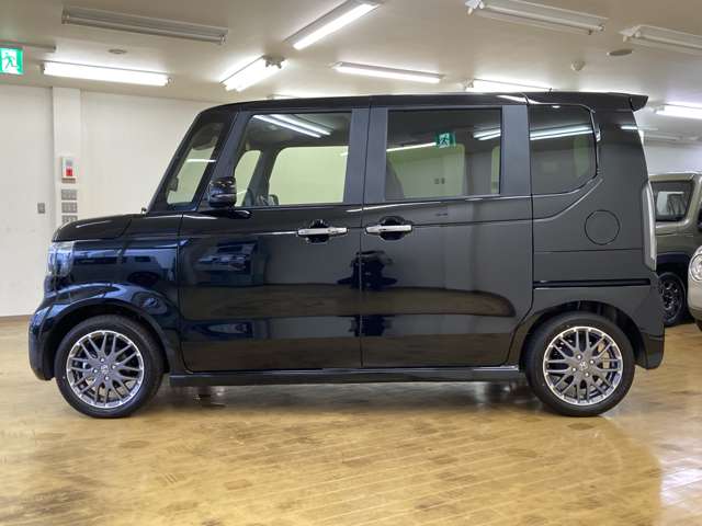 ホンダ Ｎ　ＢＯＸ カスタム ６６０ ターボ R8年 (四国) 99