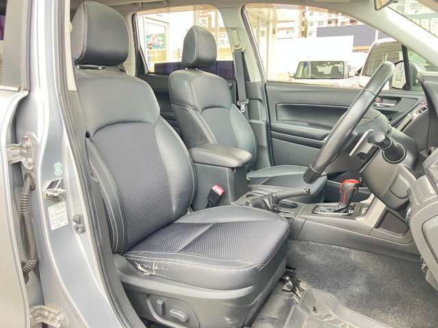 スバル フォレスター ２．０ＸＴ アイサイト ４ＷＤ H25年 () 99