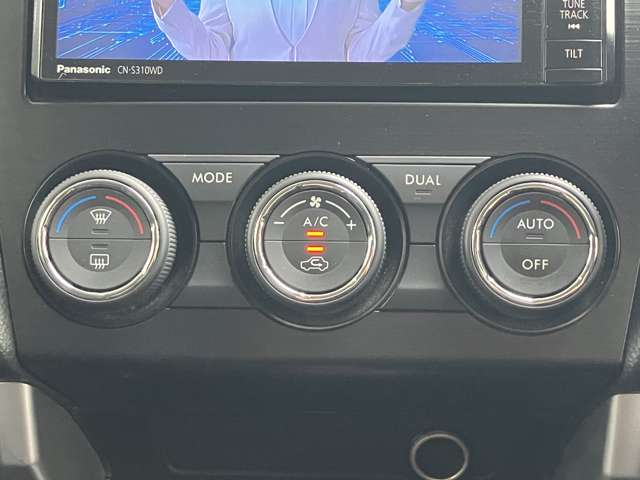 スバル フォレスター ２．０ＸＴ アイサイト ４ＷＤ H25年 () 99