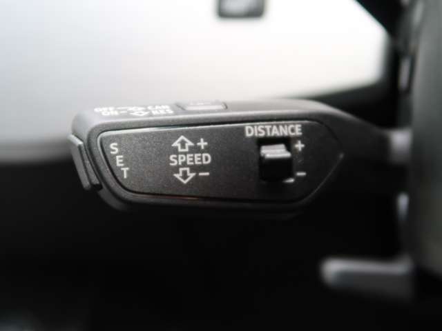 アウディ Ａ５　スポーツバック ４０ ＴＦＳＩ スポーツ Ｓラインパッケージ R2年 () 99