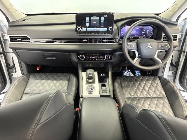 三菱 アウトランダーＰＨＥＶ ＰＨＥＶ ２．４ Ｐ ４ＷＤ R4年 (中国) 99