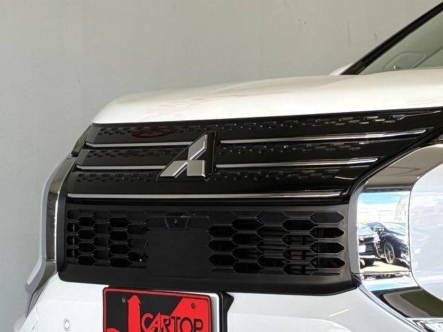 三菱 アウトランダーＰＨＥＶ ＰＨＥＶ ２．４ Ｐ ４ＷＤ R4年 (中国) 99