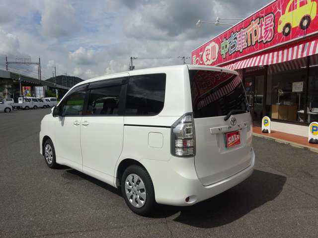 トヨタ ヴォクシー ２．０ Ｘ Ｌエディション H24年 (中国) 99