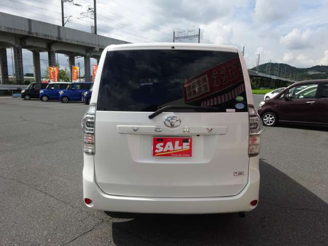 トヨタ ヴォクシー ２．０ Ｘ Ｌエディション H24年 (中国) 99