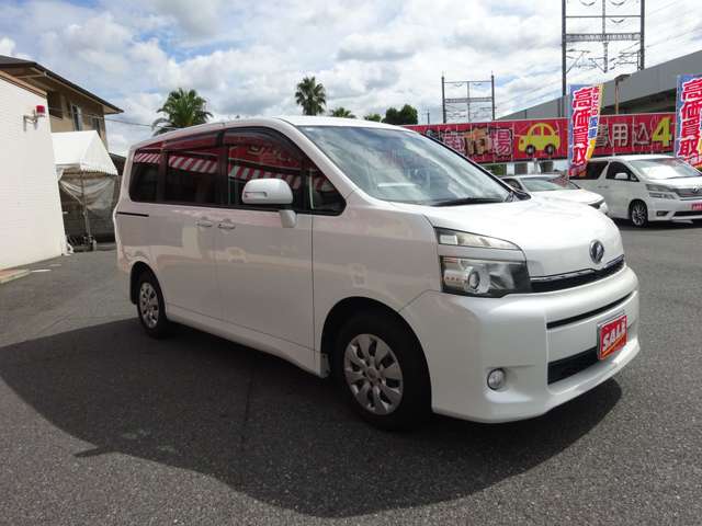 トヨタ ヴォクシー ２．０ Ｘ Ｌエディション H24年 (中国) 99