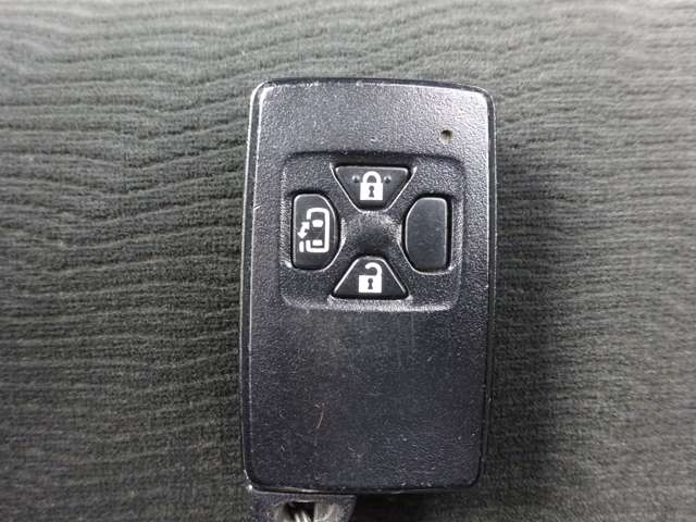 トヨタ ヴォクシー ２．０ Ｘ Ｌエディション H24年 (中国) 99