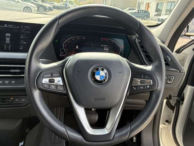 ＢＭＷ １シリーズ １１８Ｄ プレイ エディション ジョイ プラス ディーゼルターボ R3年 (四国) 99