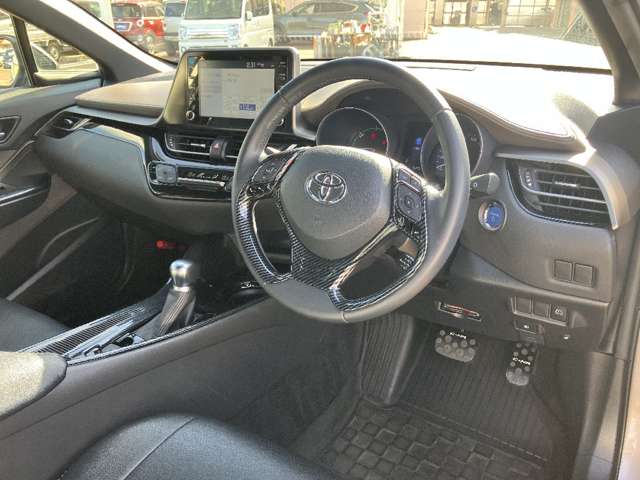 トヨタ Ｃ−ＨＲ ハイブリッド １．８ Ｇ R1年 () 99