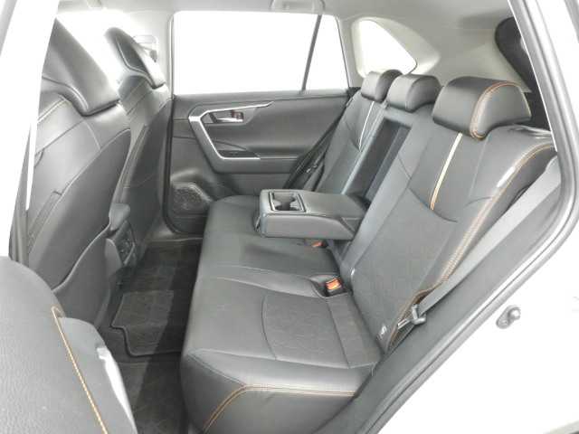 トヨタ ＲＡＶ４ ２．０ アドベンチャー ４ＷＤ R4年 () 99