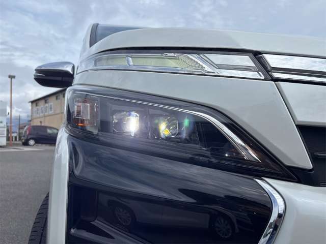 トヨタ ヴォクシー ２．０ ＺＳ 煌ＩＩ R2年 (近畿) 99
