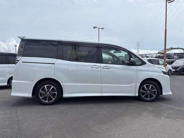 トヨタ ヴォクシー ２．０ ＺＳ 煌ＩＩ R2年 (近畿) 99