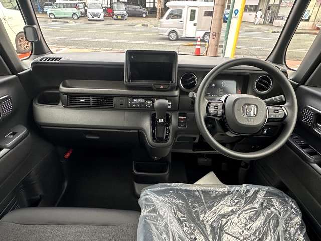 ホンダ Ｎ　ＢＯＸ カスタム ６６０ R8年 () 99