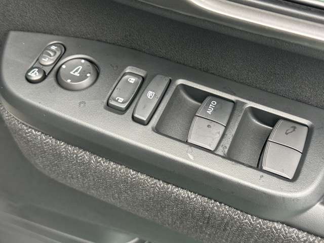 ホンダ Ｎ　ＢＯＸ カスタム ６６０ R8年 () 99
