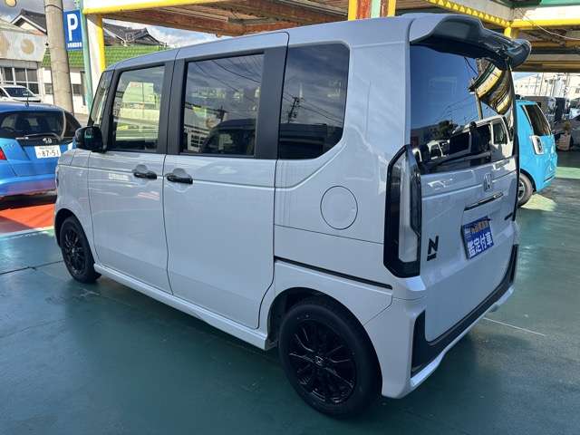 ホンダ Ｎ　ＢＯＸ カスタム ６６０ ブラック スタイル R8年 () 99