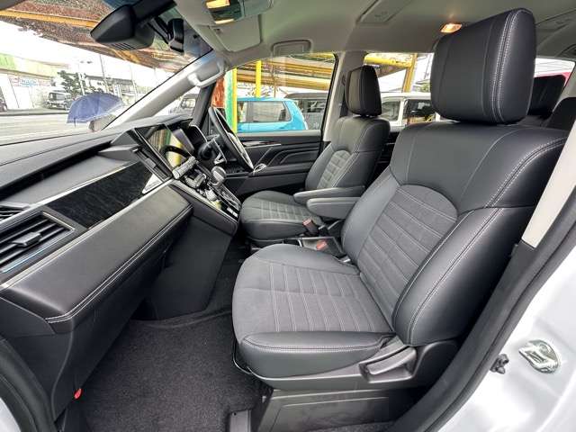 三菱 デリカ　Ｄ：５ ２．２ シャモニー 電動サイドステップ非装着車 ディーゼルターボ ４ＷＤ R8年 () 99