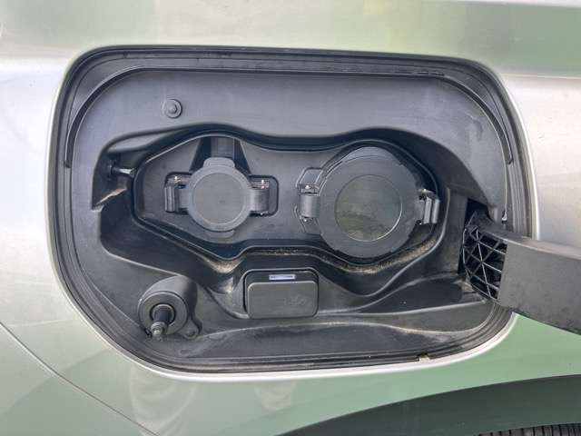 三菱 エクリプス　クロス　ＰＨＥＶ ＰＨＥＶ ２．４ Ｇ ４ＷＤ R4年 () 99