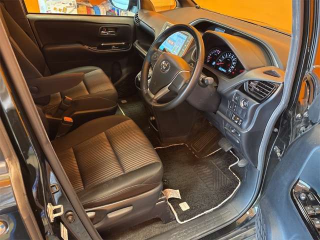 トヨタ ヴォクシー ２．０ ＺＳ 煌 H30年 () 99