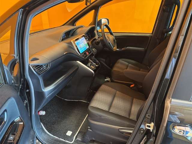トヨタ ヴォクシー ２．０ ＺＳ 煌 H30年 () 99