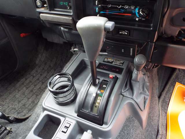 トヨタ ランドクルーザーバン ４．２ ＺＸ ＦＲＰトップ ディーゼル ４ＷＤ H9年 (近畿) 99