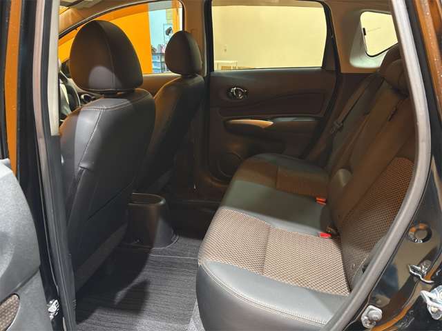 日産 ノート １．２ メダリスト H28年 (近畿) 99