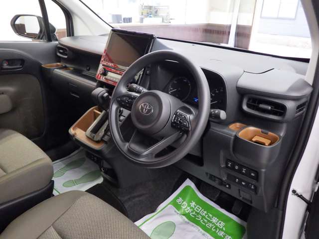 トヨタ シエンタ　ハイブリッド ハイブリッド １．５ Ｇ Ｅ－ＦＯＵＲ ４ＷＤ R7年 () 99