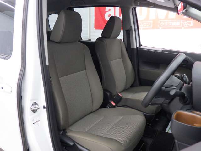 トヨタ シエンタ　ハイブリッド ハイブリッド １．５ Ｇ Ｅ－ＦＯＵＲ ４ＷＤ R7年 () 99