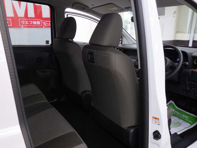 トヨタ シエンタ　ハイブリッド ハイブリッド １．５ Ｇ Ｅ－ＦＯＵＲ ４ＷＤ R7年 () 99