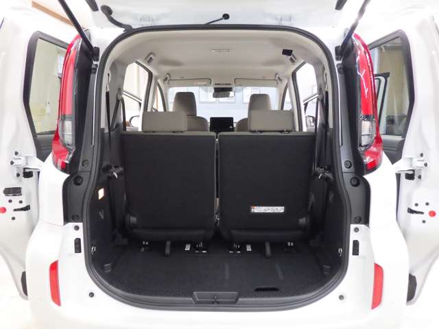 トヨタ シエンタ　ハイブリッド ハイブリッド １．５ Ｇ Ｅ－ＦＯＵＲ ４ＷＤ R7年 () 99
